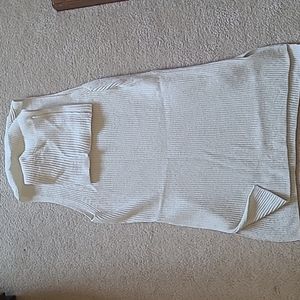 Gap Sleeveless Turtleneck Sweater